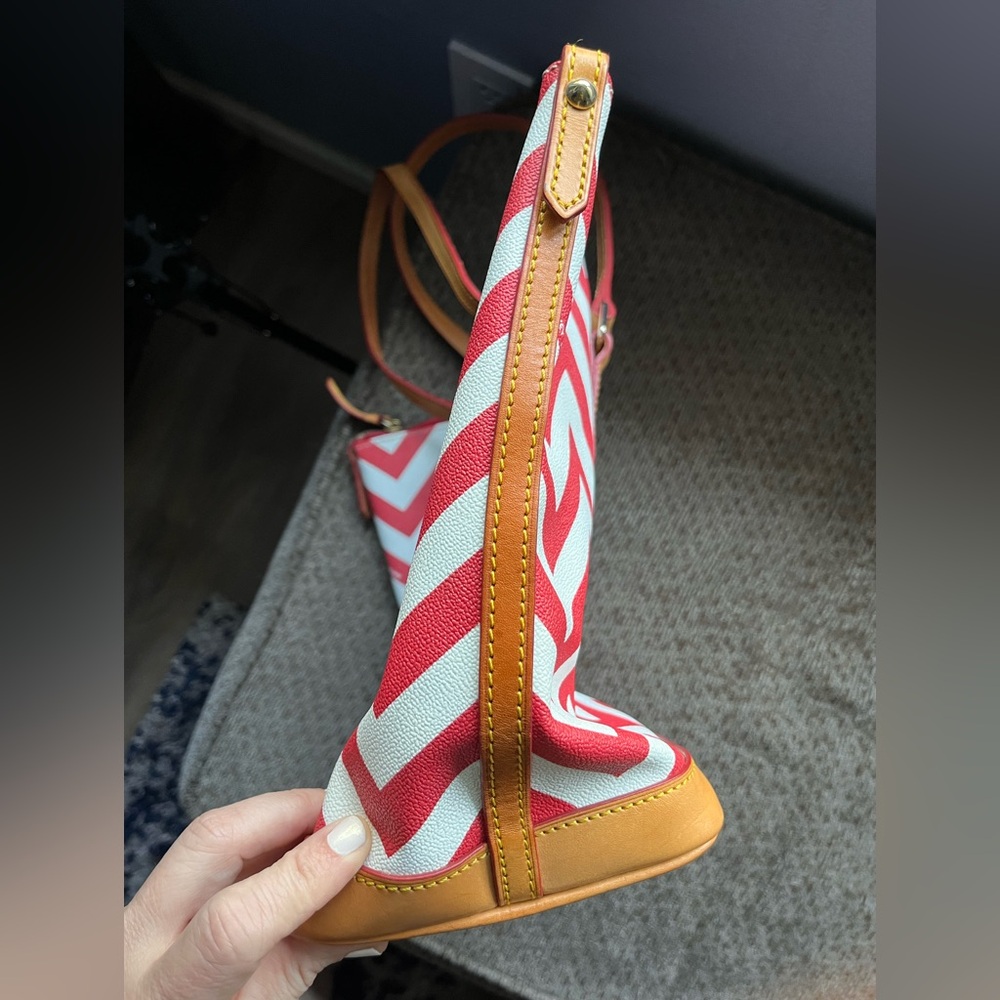 Dooney & Bourke Red Chevron Tote Bag - Picture 10 of 16